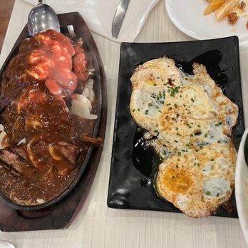 Moani Island Bistro & Bar - Hamburger steak - Bars Near Me - Kapolei, Hawaii