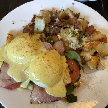 Cafe Coda - Eggs Benedict with Ham - Music Venues Near Me - Chico, California