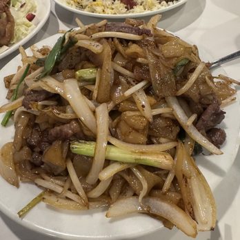 Big Fun Claypot - Beef Chow Fun - Chinese Near Me - Brookline, Massachusetts