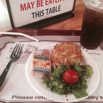 Faidley's Seafood - Crab cake and sweet tea - Seafood Markets Near Me - Baltimore, Maryland