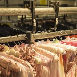 The Factory Store - Garantiert alle Farben des Regenbogens