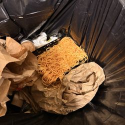 Homestyle Pizza - A garbage meal in its proper home.