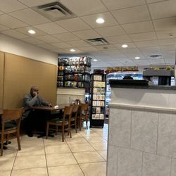 Rye Ridge Deli - Dining area