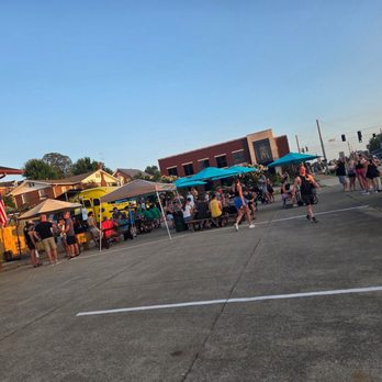 Old School Ice Cream - Plenty of seating available - Food Trucks Near Me - Ferdinand, Indiana Old School Ice Cream - Plenty of seating available - Food Trucks Near Me - Ferdinand, Indiana