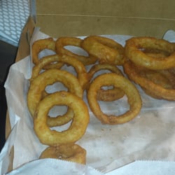 Wally's Cafe & Pizzeria - Onion rings, still crisp!