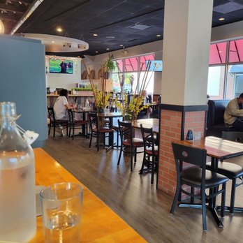 Oshio - Main dining area, seen from front bar - Sushi Bars Near Me - Columbus, Ohio