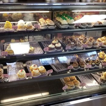 Sonia's Sweet Inspirations - Cupcake display case - Cupcakes Near Me - Stroudsburg, Pennsylvania