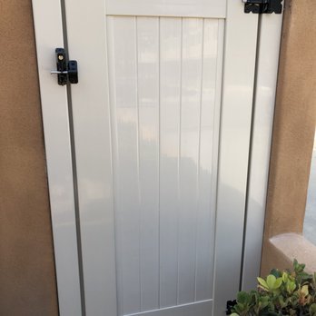 Front Gate Vinyl - Side Gate - Fences & Gates Near Me - Marina Del Rey, California