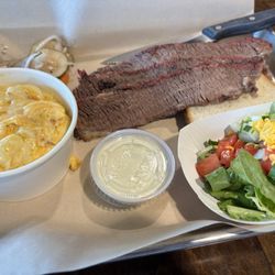 Woodstack Bbq Tavern - Brisket with mac & cheese and side salad