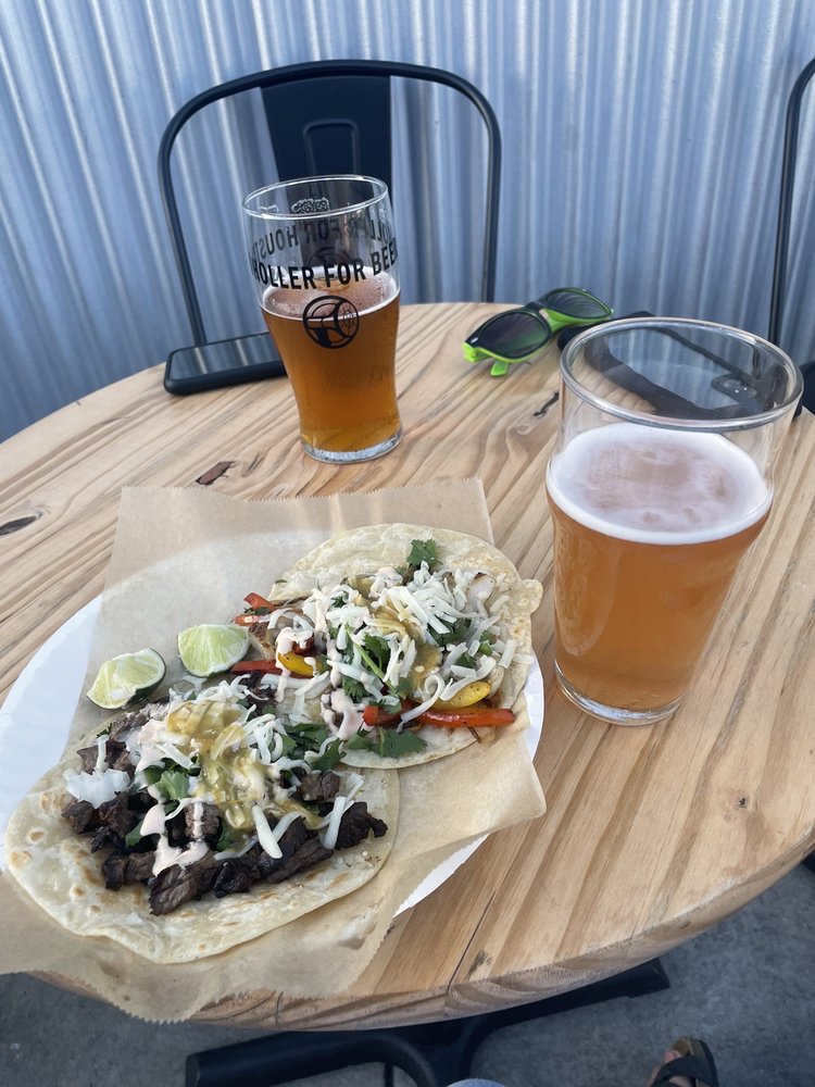 Tacos Bomberos Logo
