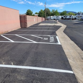 Great West Asphalt Reno - Parking along exterior wall. - Masonry/Concrete Near Me - Reno, Nevada