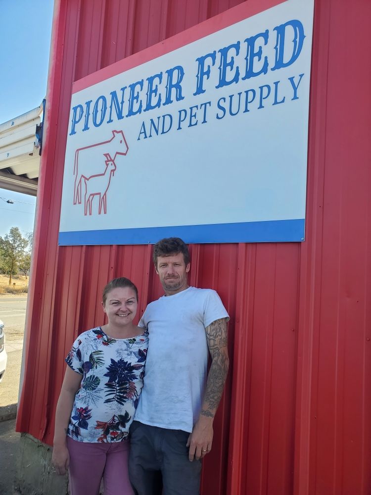 PIONEER FEED 7831 Rio Linda Blvd, Elverta, California Pet Stores