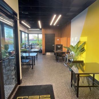 Brome Modern Eatery - Burgers Near Me - Novi, Michigan