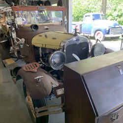 Plum Creek Antiques - Old car and more.
