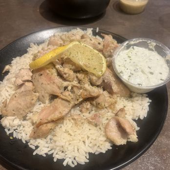 Cafe Emis - Lemon chicken plate - Cafes Near Me - Kennett Square, Pennsylvania