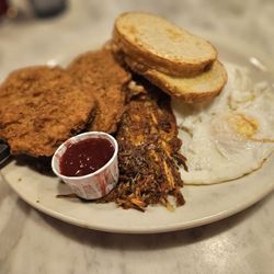 Moon's Kitchen Cafe - Country fried steak