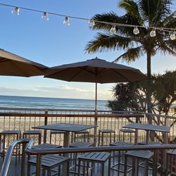 Kirra Beach Surf Club - Kirra Beach Surf Club Beach Deck