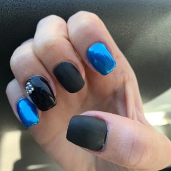 Nail's Heaven - What Kim did. It even has ripples in the blue :( - Nail Salons Near Me - Hemet, California