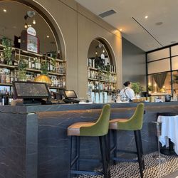 Riley's Vancouver - Such a beautiful room