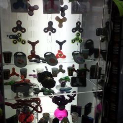 Als Gift Shop - Most spinners I have seen yet and great prices #50dollartech