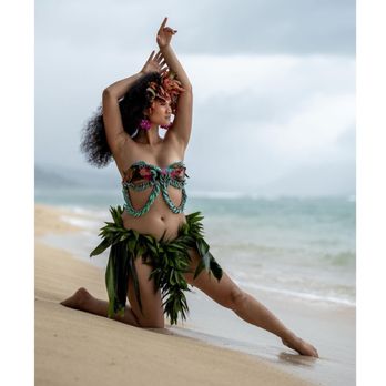 Eco Mindful Lei - My Styled Islander Session. Flower tiara crown, Skirt/Boa and Bikini top by Eco Mindful Lei. Photography by Oshi Simpson Photography - Flowers & Gifts Near Me Eco Mindful Lei - My Styled Islander Session. Flower tiara crown, Skirt/Boa and Bikini top by Eco Mindful Lei. Photography by Oshi Simpson Photography - Flowers & Gifts Near Me