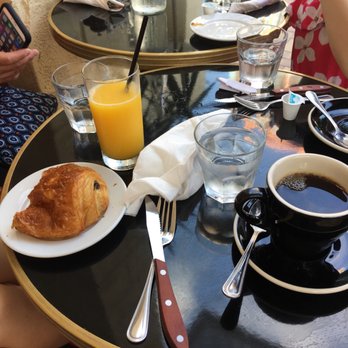 South Pointe Tavern - Chocolate croissants and coffee - American Near Me - Miami Beach, Florida