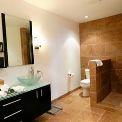 Ohi'a Park Estate - Bathroom Deluxe Suite # 4