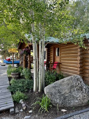 Log Cabin Motel by null