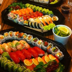 Sushi San - Menu til 6 mennesker. Lækkert