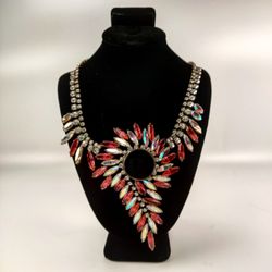 Sara's Estate Sales - Vintage Chez Necklace