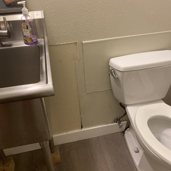 Suds Laundromat - Disgusting bathroom - Laundromat Near Me - Surprise, Arizona