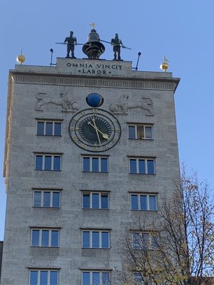 Krochhochhaus by null