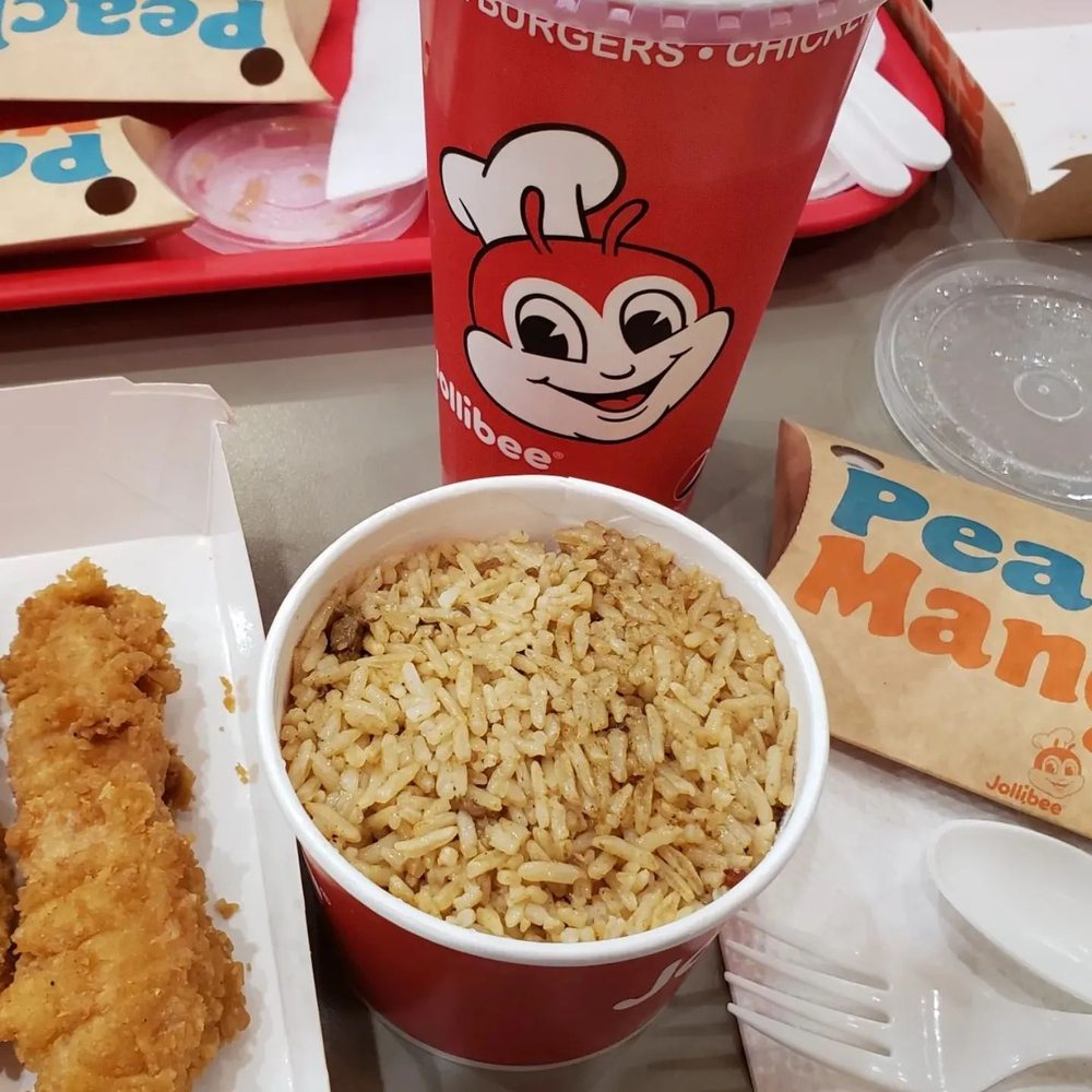 Jollibee - Fried chicken, adobo rice, peach-mango pie - Fast Food Near Me - Chicago, Illinois Jollibee - Fried chicken, adobo rice, peach-mango pie - Fast Food Near Me - Chicago, Illinois