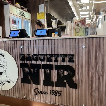 Baguette Nir - Salad Near Me - Aventura, Florida Baguette Nir - Salad Near Me - Aventura, Florida