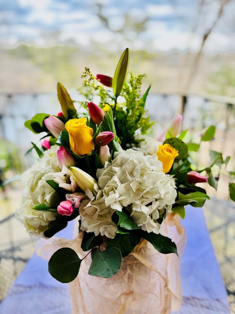 BLOOR VILLAGE FLOWERS Updated August 2024 39 Photos & 16 Reviews