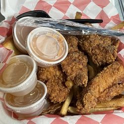 Chef Ray's Street Eats - Fried Chicken Bumble Bee basket