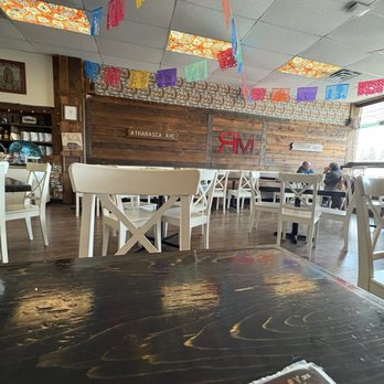 Rojo Marrón - Restaurant - Mexican Near Me - Hinton, Alberta