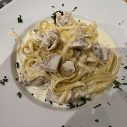Restaurant Trebbiano - Fettuccine Alfredo with Chicken