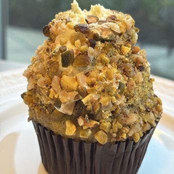 Layer Cake - Pistachio Cupcake - Breakfast & Brunch Near Me - Irvine, California