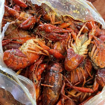 Big EZ Seafood - Crawfish bag - 3 lbs crawfish, 3 potatoes, 2 corn and sausage in EZ sauce - Seafood Near Me - Gretna, Louisiana Big EZ Seafood - Crawfish bag - 3 lbs crawfish, 3 potatoes, 2 corn and sausage in EZ sauce - Seafood Near Me - Gretna, Louisiana