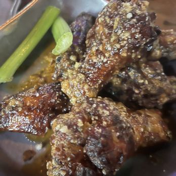 Hattricks - Chicken wings -- Dave's way (YUM!) - American Near Me - Tampa, Florida Hattricks - Chicken wings -- Dave's way (YUM!) - American Near Me - Tampa, Florida