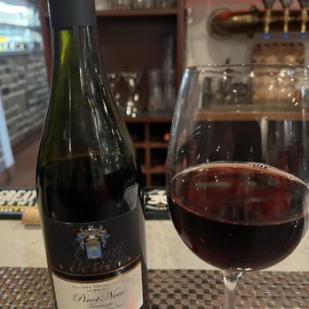 Capriccio's - Italian Pinot Noir - Tapas/Small Plates Near Me - Solon, Ohio