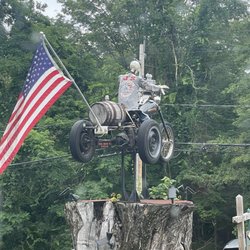 J&S Roadhouse - Catching some wind with Ol Glory