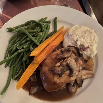 Hudson House River Inn - Chicken Forestiere - Bed & Breakfast Near Me - Cold Spring, New York