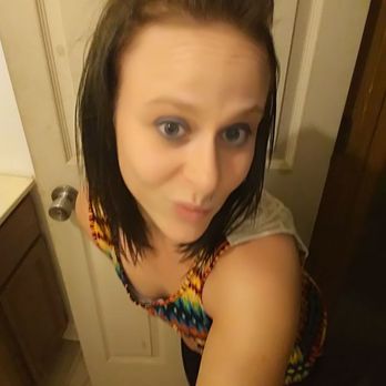 Pizza Hut - a woman taking a selfie - Pizza Near Me - Holts Summit, Missouri Pizza Hut - a woman taking a selfie - Pizza Near Me - Holts Summit, Missouri