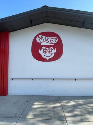 Mikes Drive-In by null