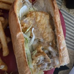 Papa Pasquales Pizzeria - Fish sandwich