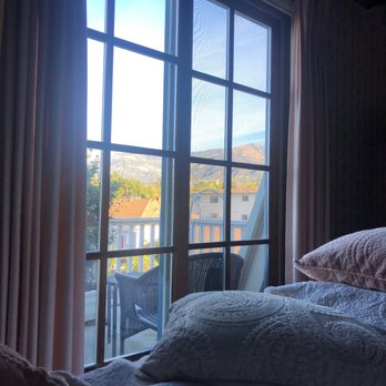 Bath Street Inn - Loving the Mountain Views! - Bed & Breakfast Near Me - Santa Barbara, California