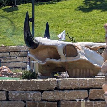 WOW! Entertainment - Mini Golf Near Me - Fenton, Missouri