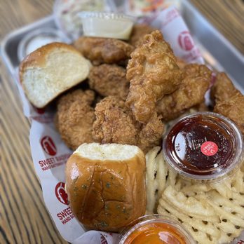 Sweet Radish - 12 Piece Family Combo - Korean Near Me - Everett, Washington Sweet Radish - 12 Piece Family Combo - Korean Near Me - Everett, Washington